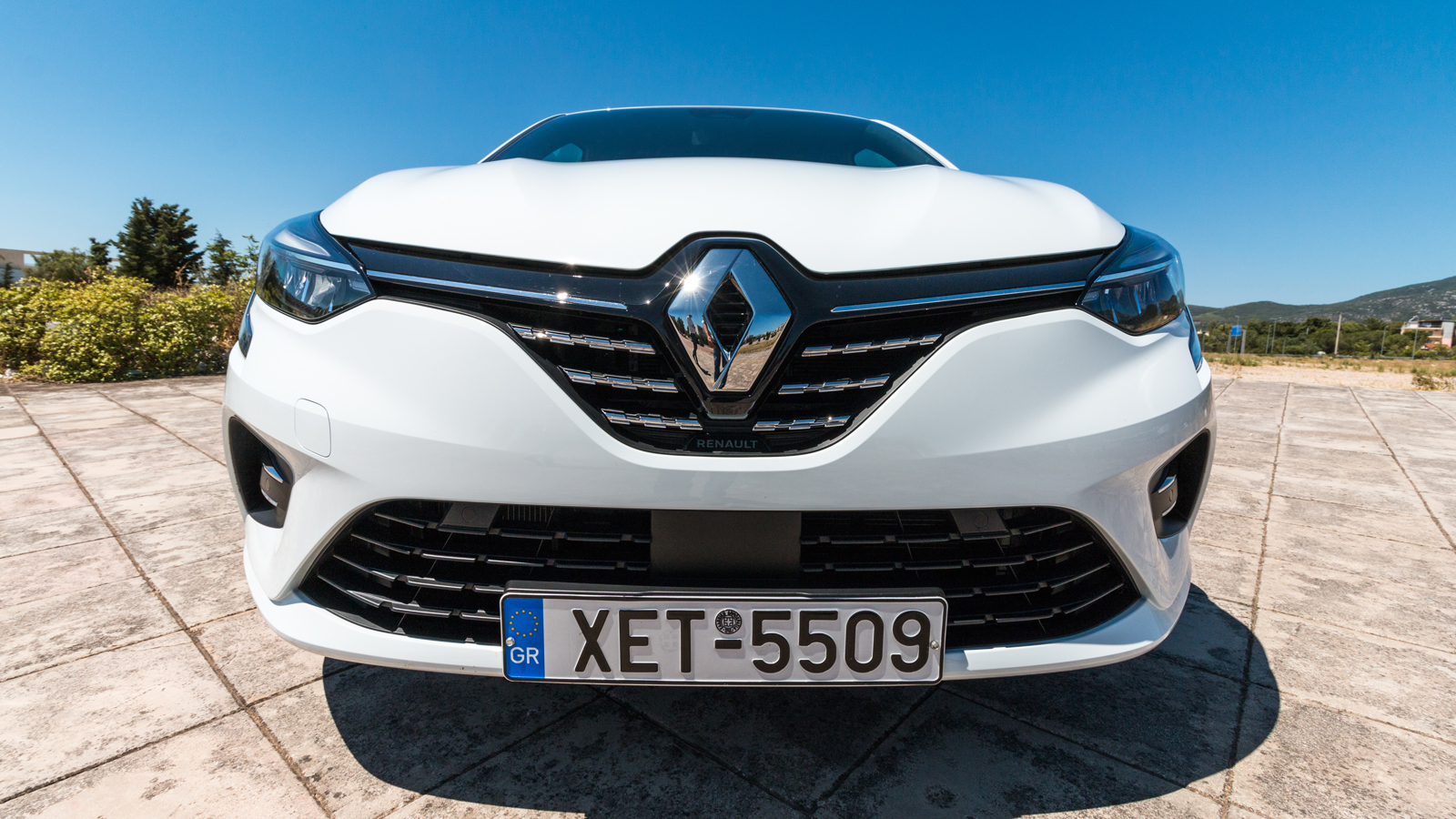 Renault Clio: Επιμένει στο πετρέλαιο, κερδίζει σε οικονομία!